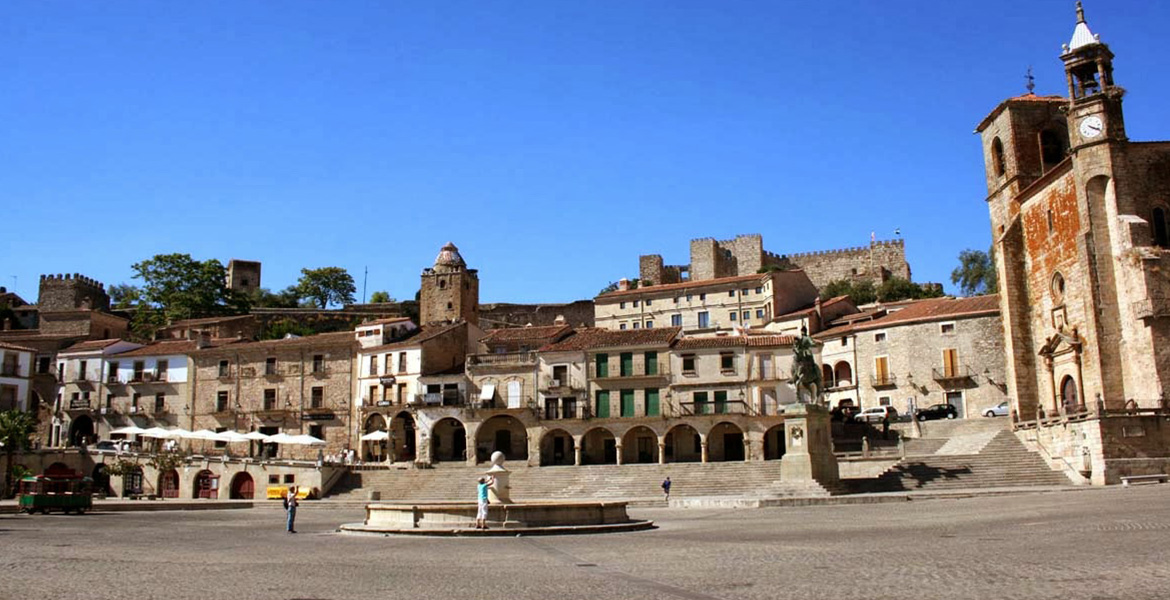 Una plaza sin coches, por Salvador Rivas