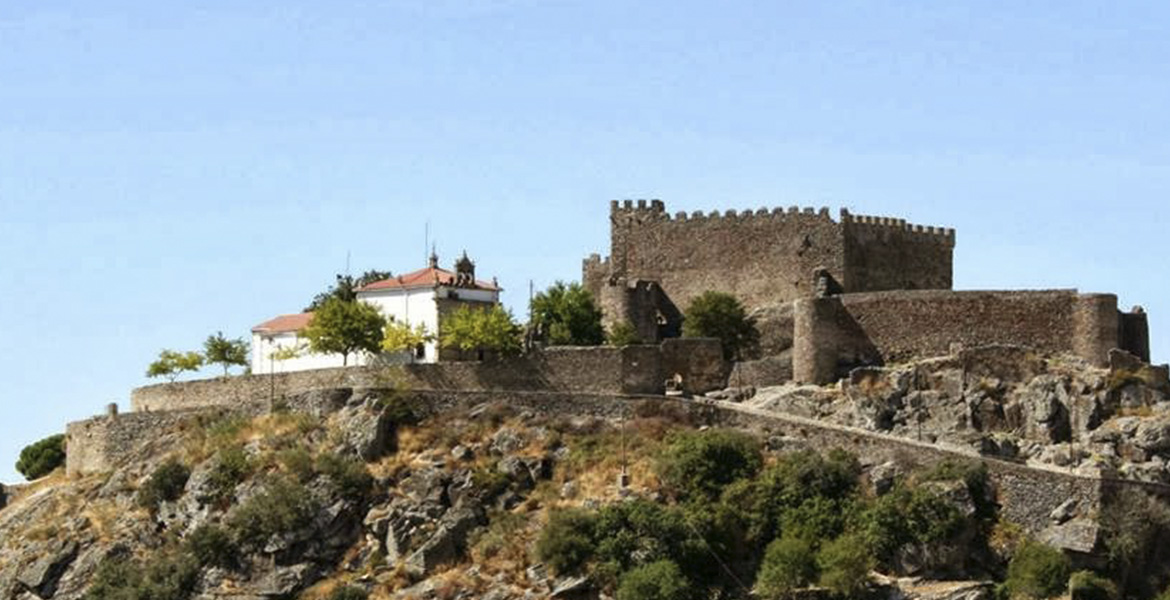 El castillo, por Salvador Rivas